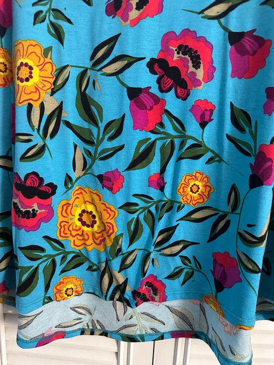 Lularoe Blue Floral Long Sleeve Top Size 2XL - Picture 2 of 4